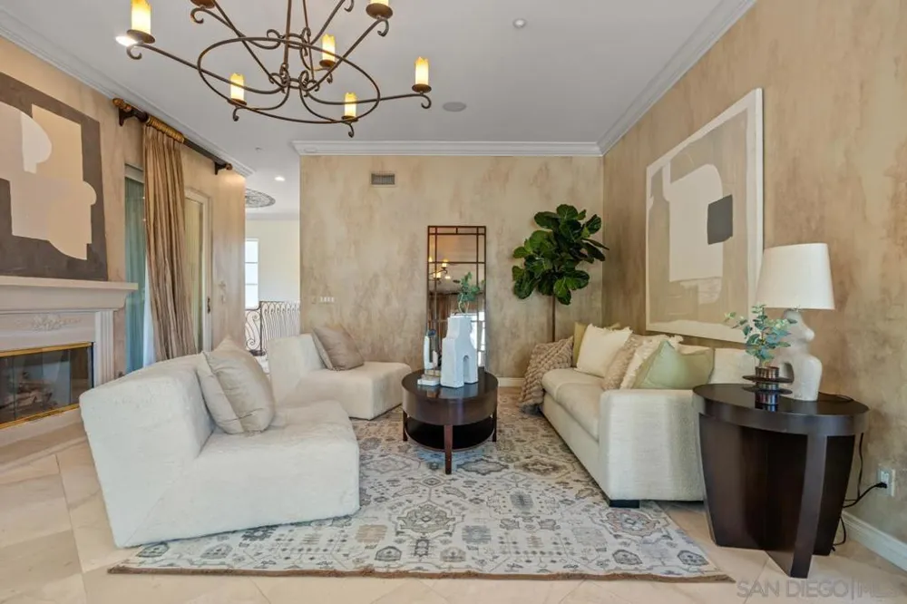 7157 Fay Ave La Jolla, CA 92037