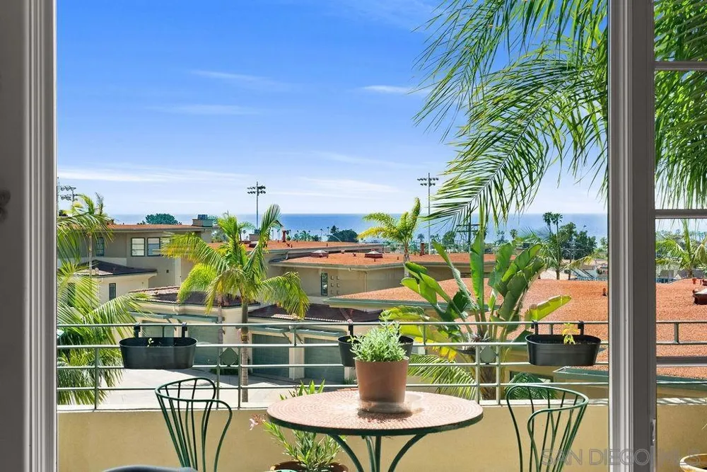 7157 Fay Ave La Jolla, CA 92037