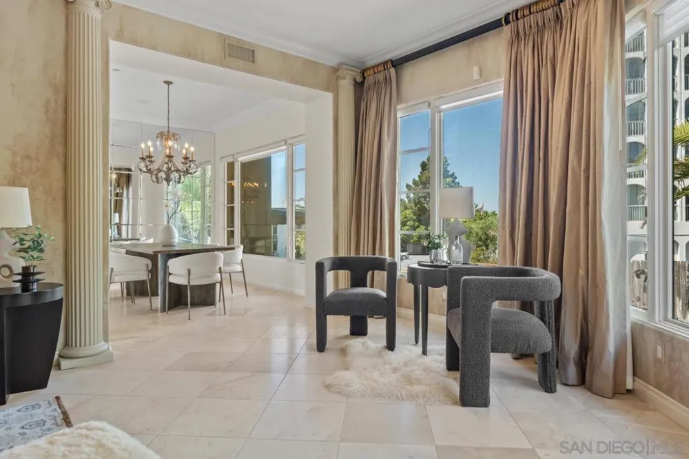 7157 Fay Ave La Jolla, CA 92037