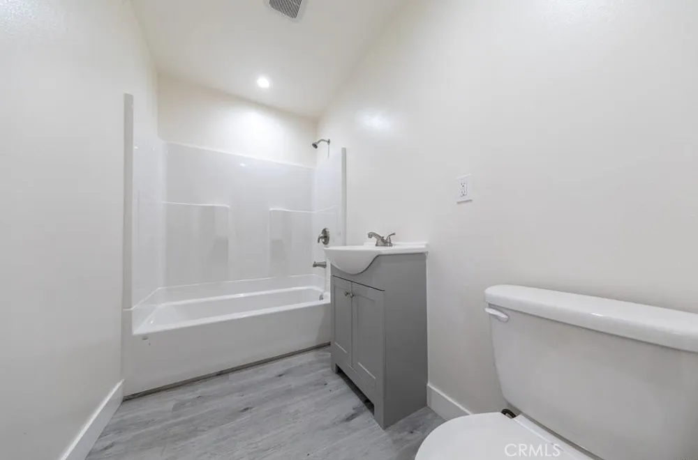 21801 Hawaiian Ave #D Hawaiian Gardens, CA 90716