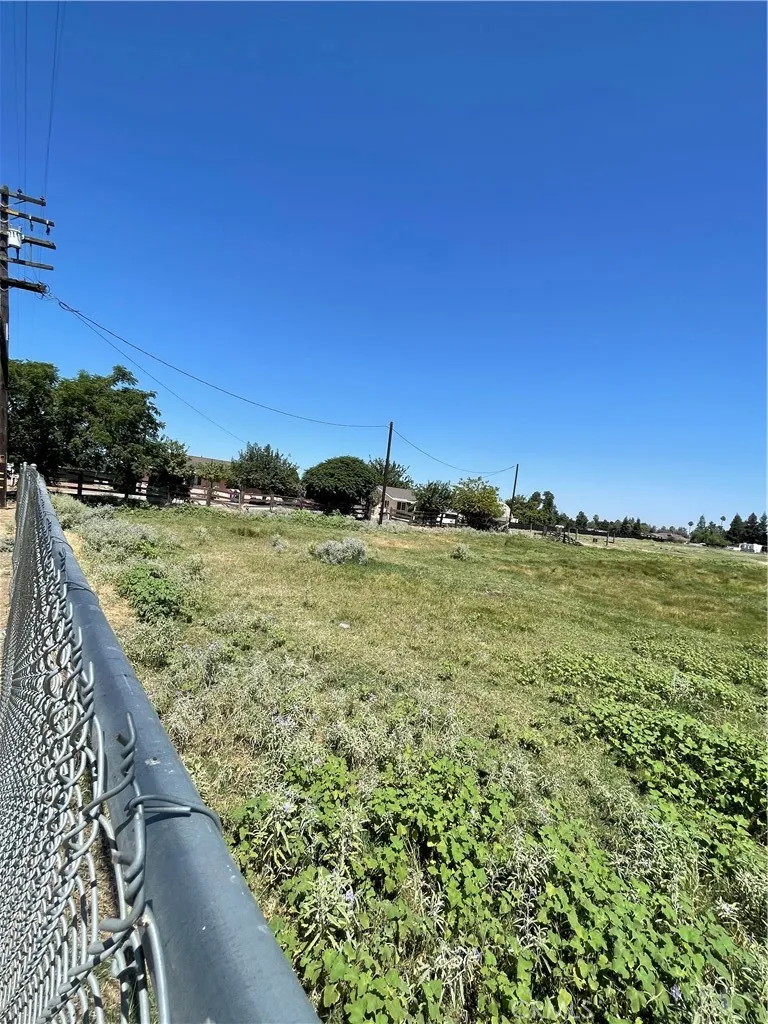 3686 W Dudley Fresno, CA 93722