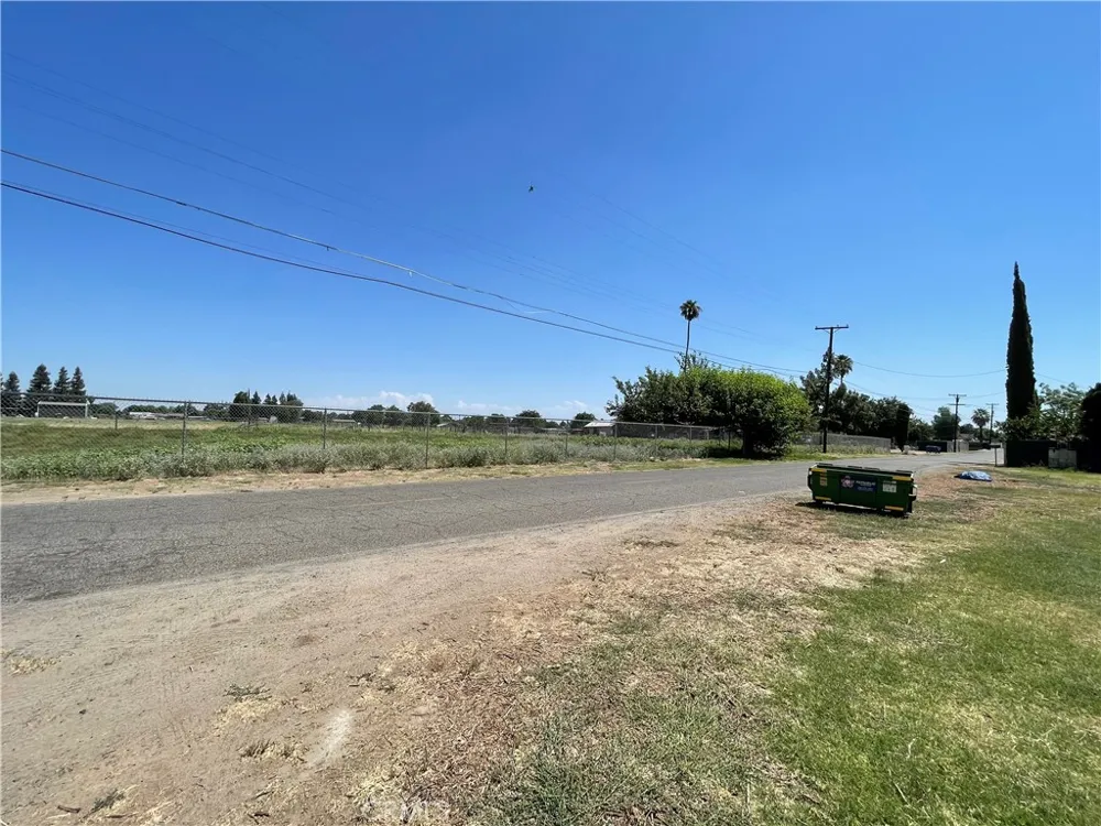 3686 W Dudley Fresno, CA 93722