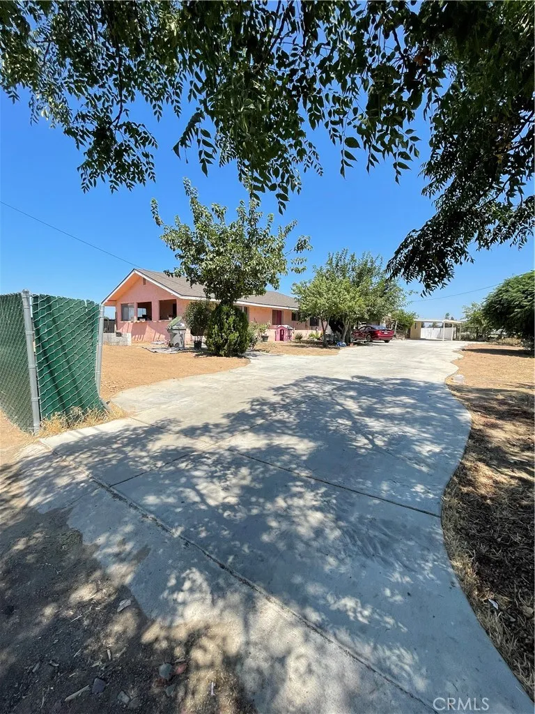 3686 W Dudley Fresno, CA 93722