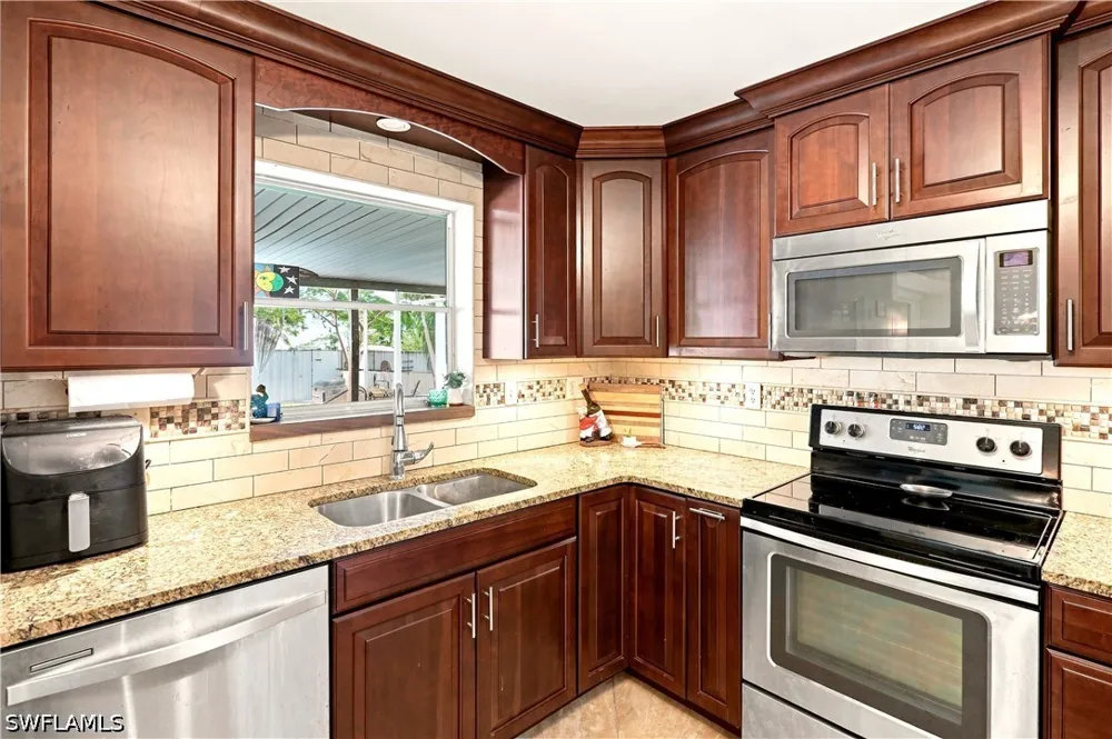 McGregor Boulevard Fort Myers, FL 33901