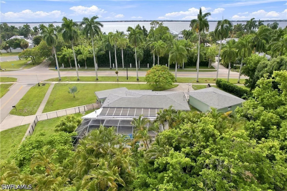 McGregor Boulevard Fort Myers, FL 33901
