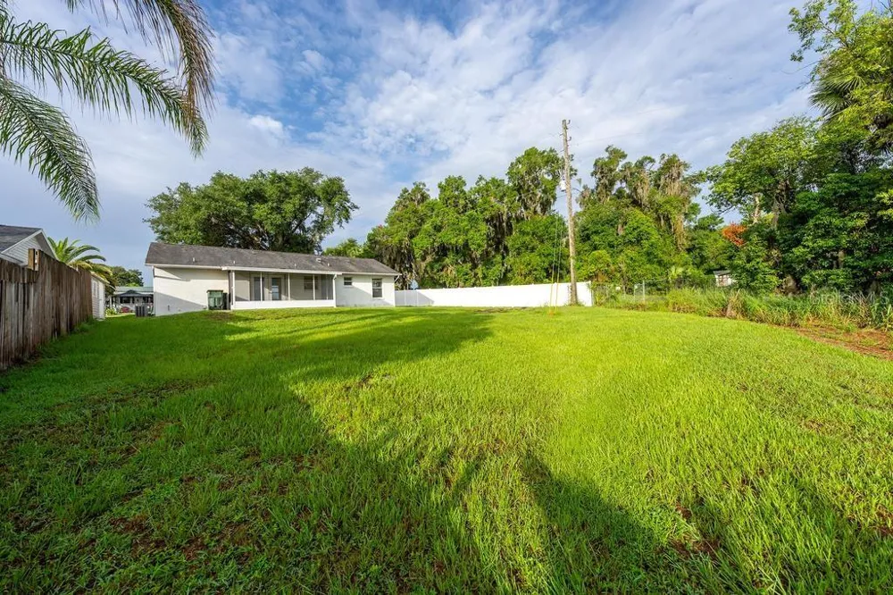 57 CAYMAN CIRCLE Umatilla, FL 32784