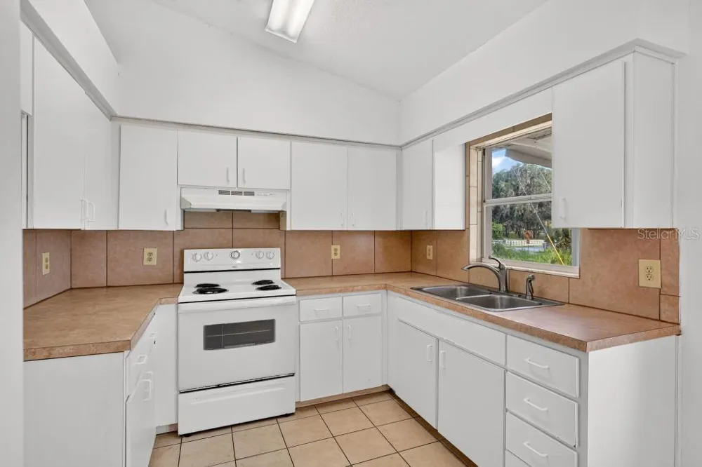 57 CAYMAN CIRCLE Umatilla, FL 32784