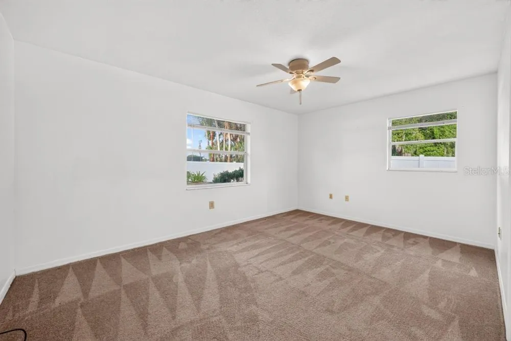 57 CAYMAN CIRCLE Umatilla, FL 32784