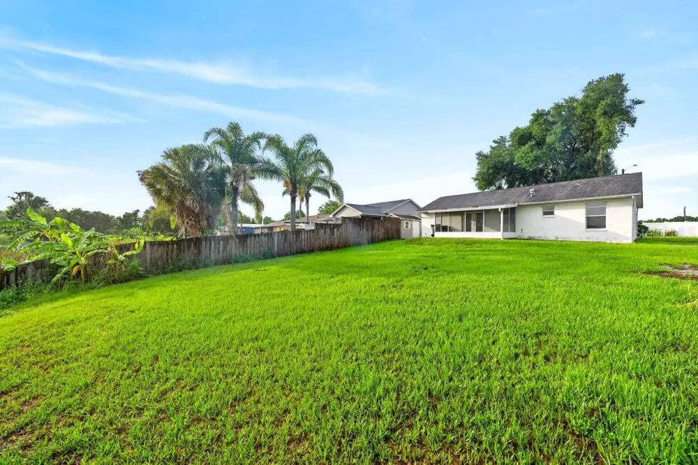 57 CAYMAN CIRCLE Umatilla, FL 32784