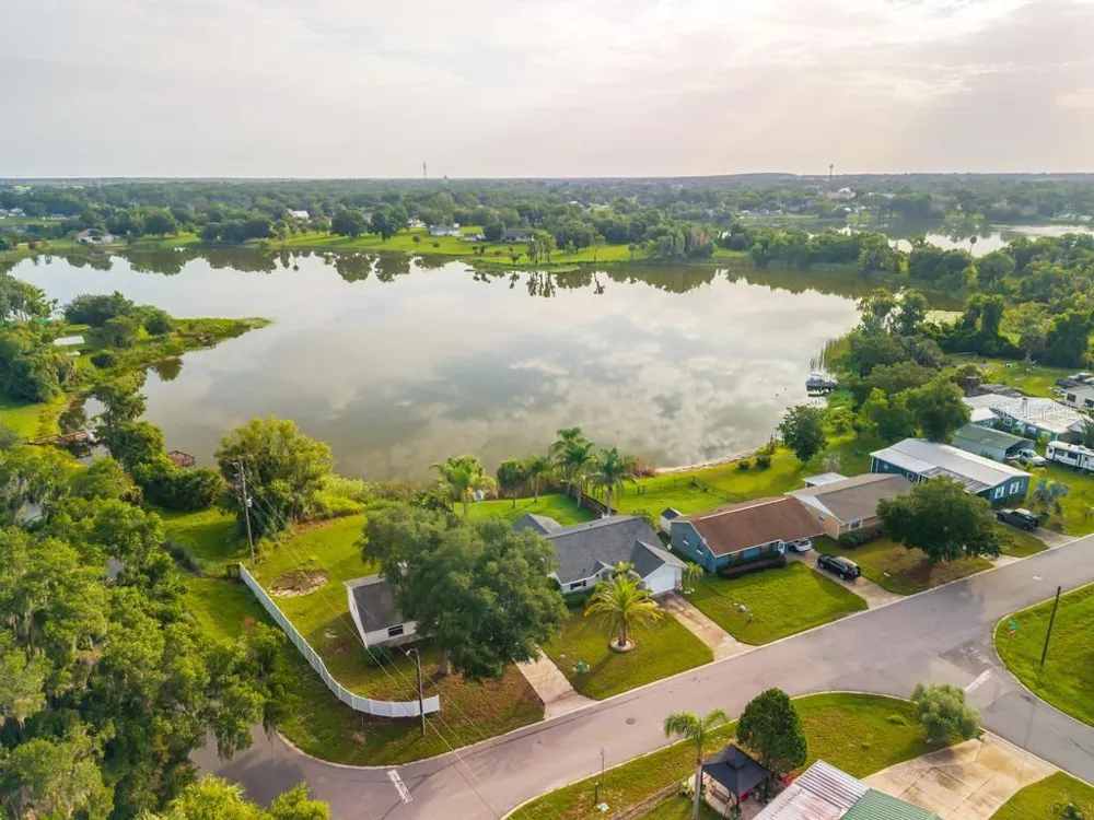 57 CAYMAN CIRCLE Umatilla, FL 32784