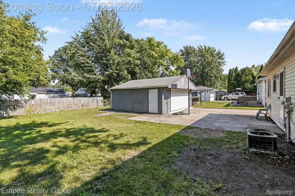 15819 Kerstyn Street Taylor City, MI 48180