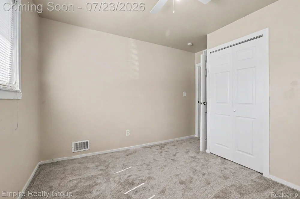 15819 Kerstyn Street Taylor City, MI 48180