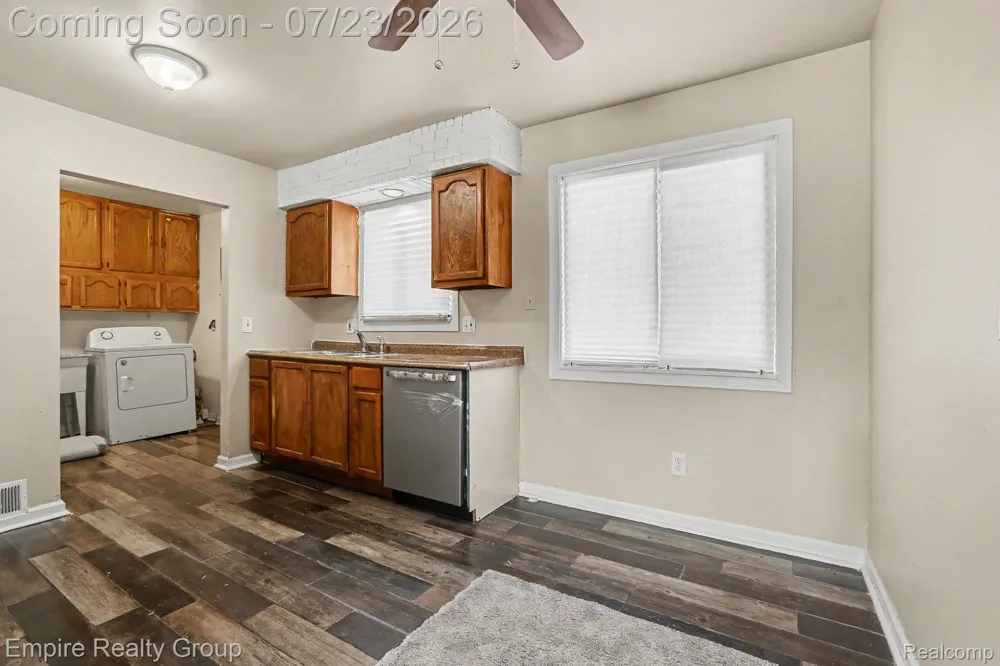 15819 Kerstyn Street Taylor City, MI 48180