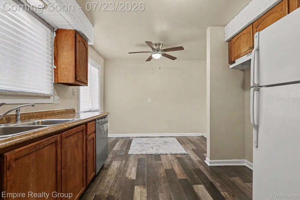 15819 Kerstyn Street Taylor City, MI 48180