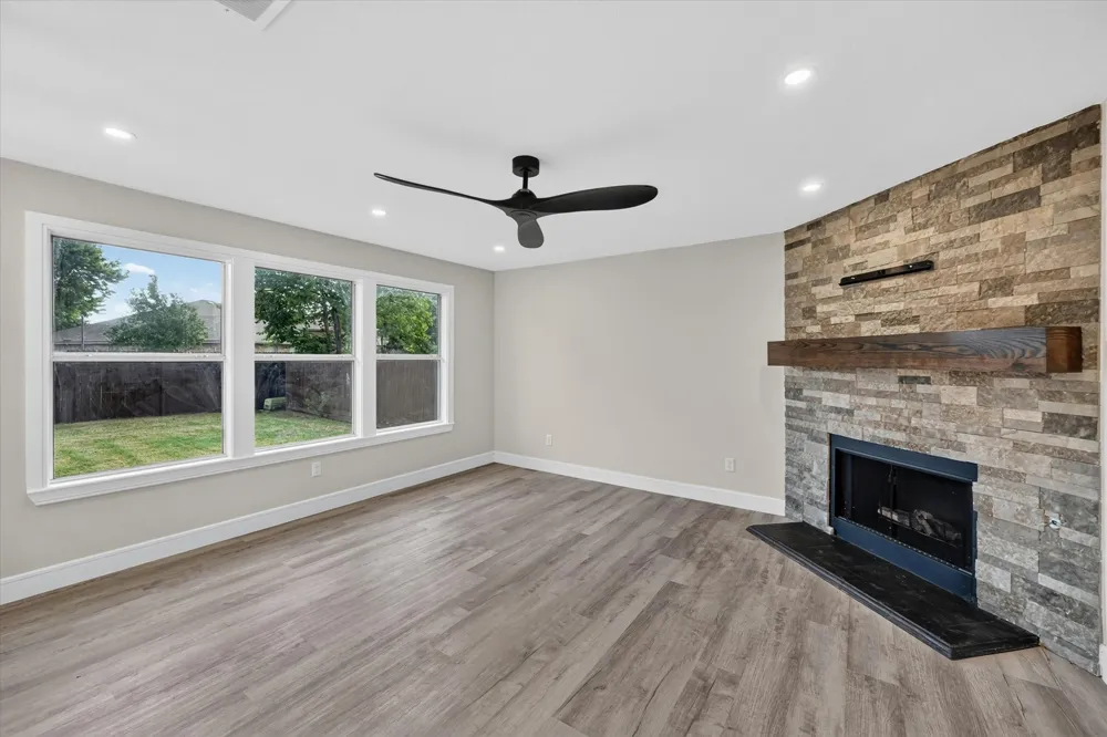 640 Fossil Wood Drive Saginaw, TX 76179