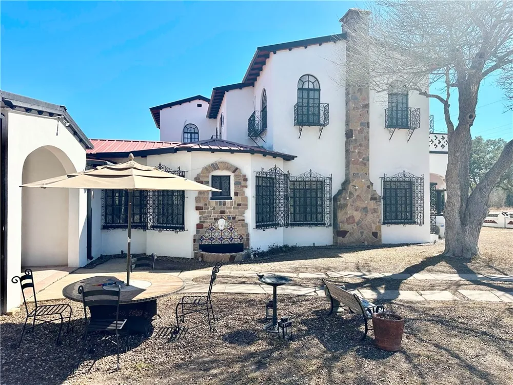 400 W St Charles Avenue San Diego, TX 78384