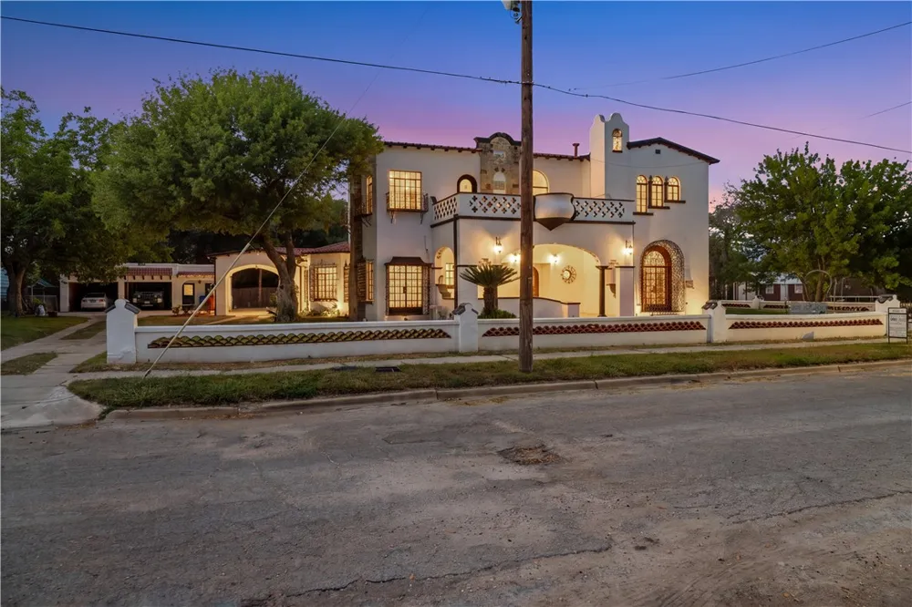 400 W St Charles Avenue San Diego, TX 78384