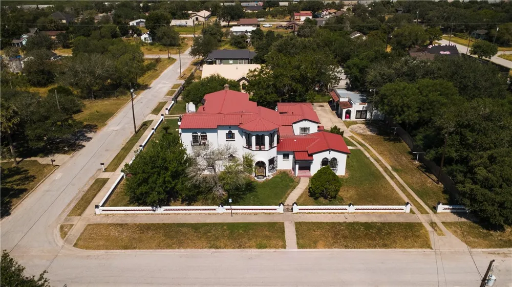 400 W St Charles Avenue San Diego, TX 78384