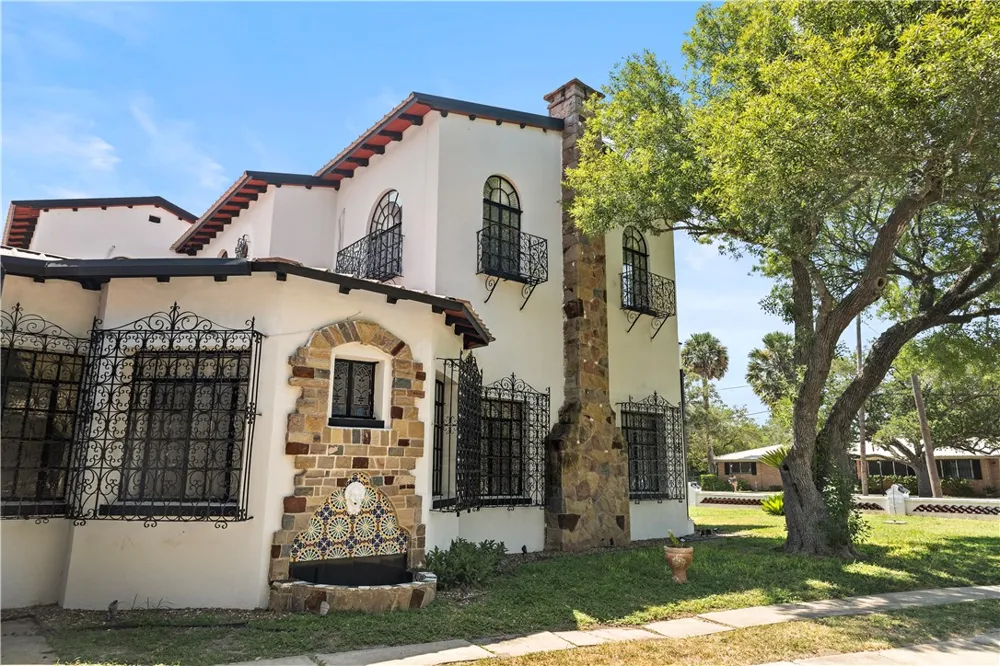 400 W St Charles Avenue San Diego, TX 78384