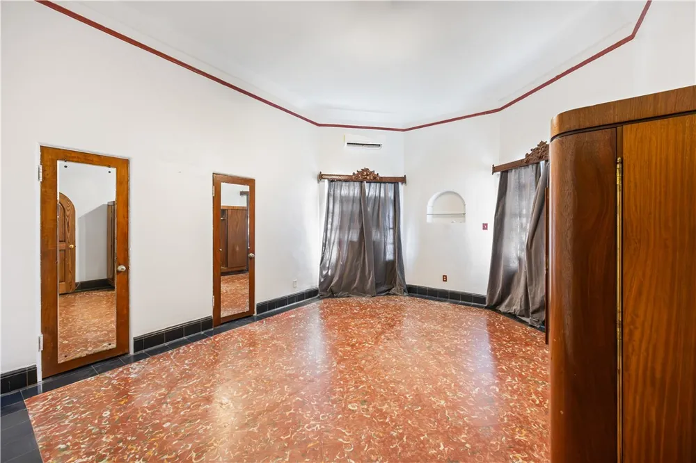 400 W St Charles Avenue San Diego, TX 78384