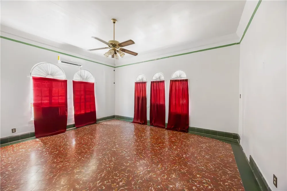 400 W St Charles Avenue San Diego, TX 78384