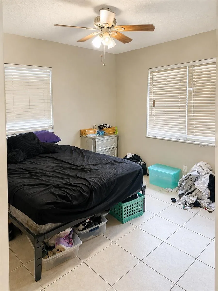 712 CASTLE COURT Tampa, FL 33612