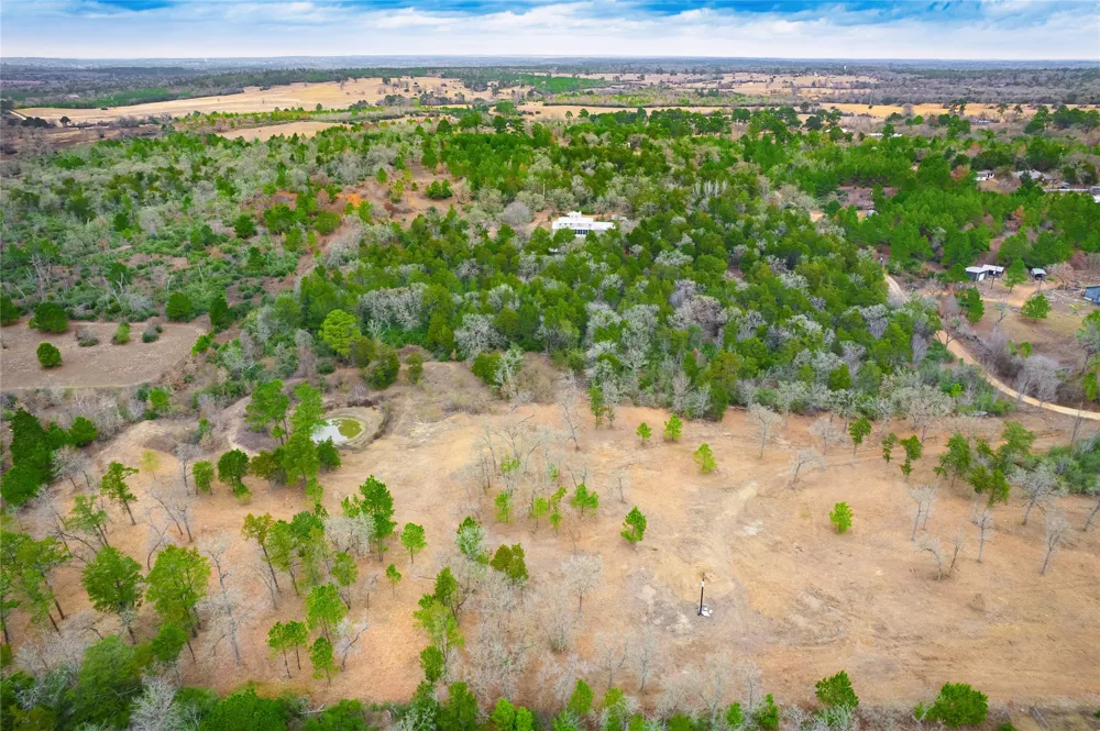 123 Abbey Lane Smithville, TX 78957