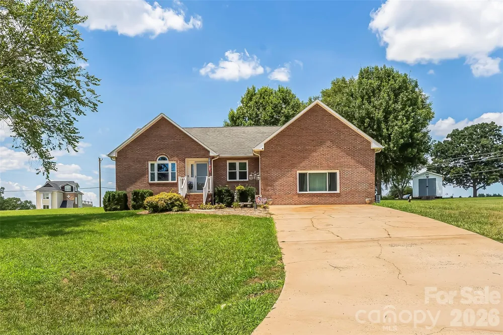 3955 Northernmistic Drive Maiden, NC 28650