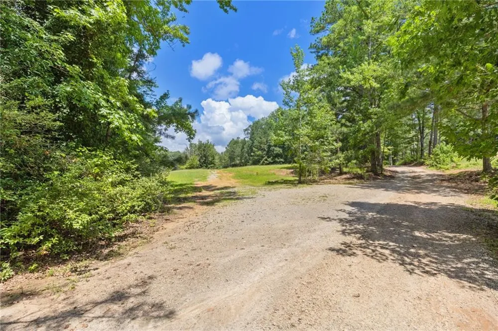 10861 Hutcheson Ferry Road Chattahoochee Hills, GA 30268