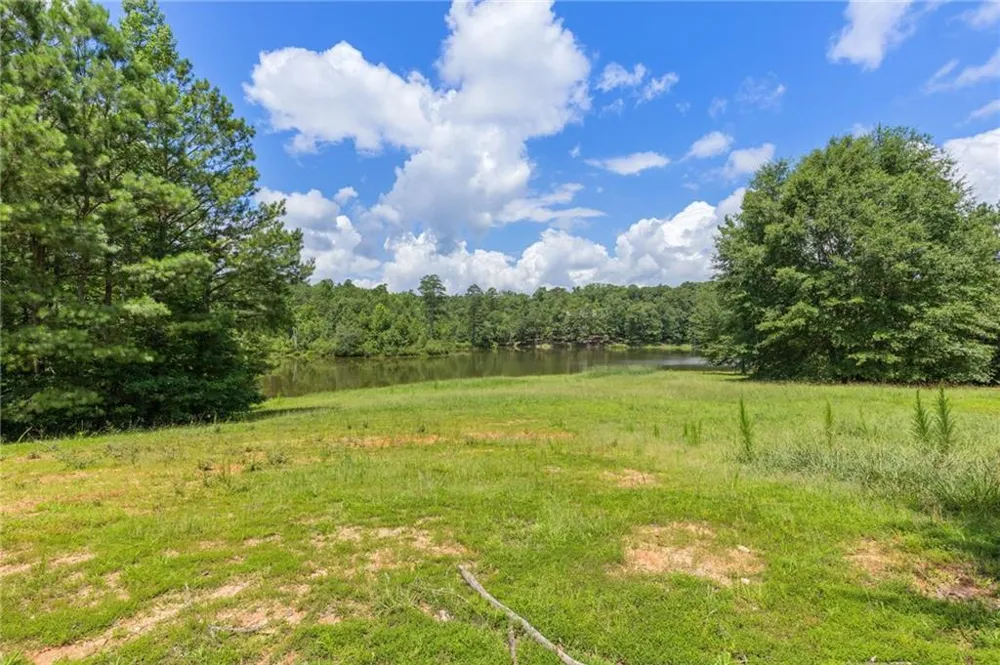 10861 Hutcheson Ferry Road Chattahoochee Hills, GA 30268