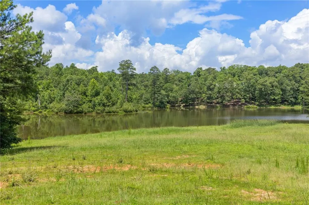 10861 Hutcheson Ferry Road Chattahoochee Hills, GA 30268
