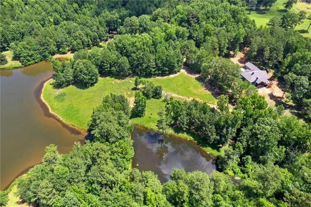 10861 Hutcheson Ferry Road Chattahoochee Hills, GA 30268
