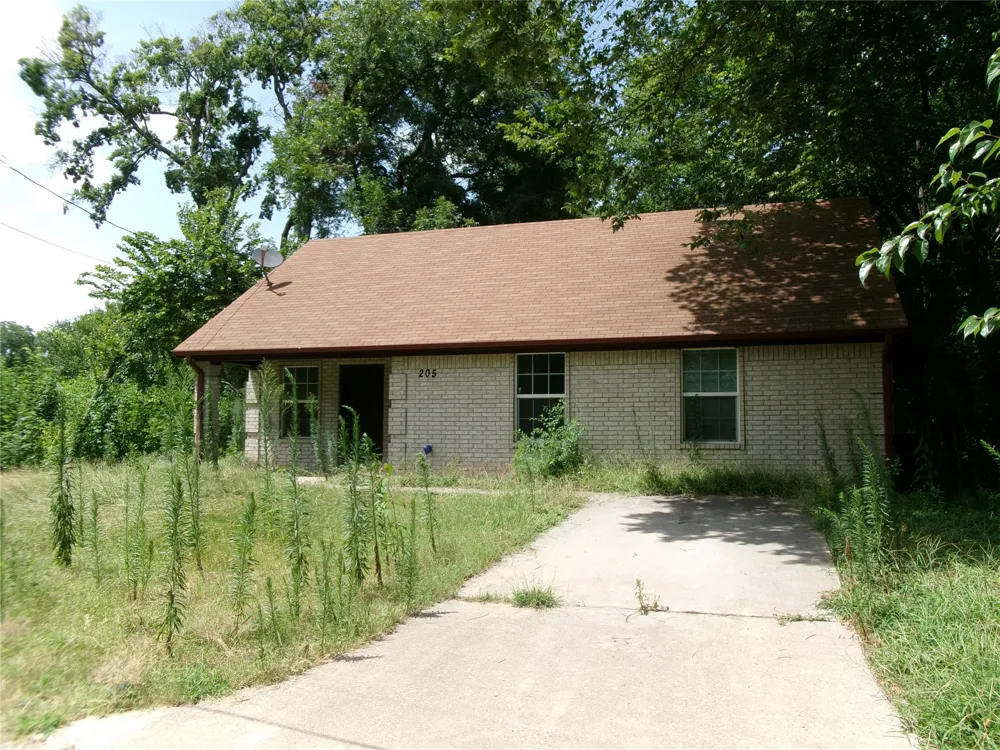 204 Maxwell Street Sulphur Springs, TX 75482
