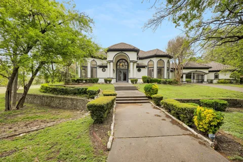 1813 Richlen Way