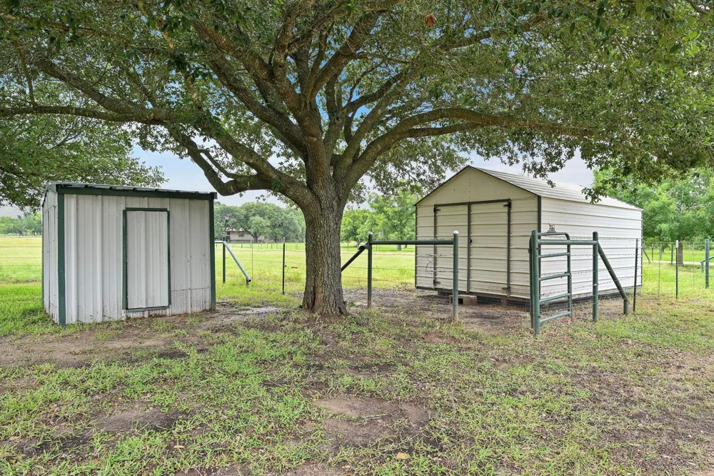 955 County Road 228 Cameron, TX 76520