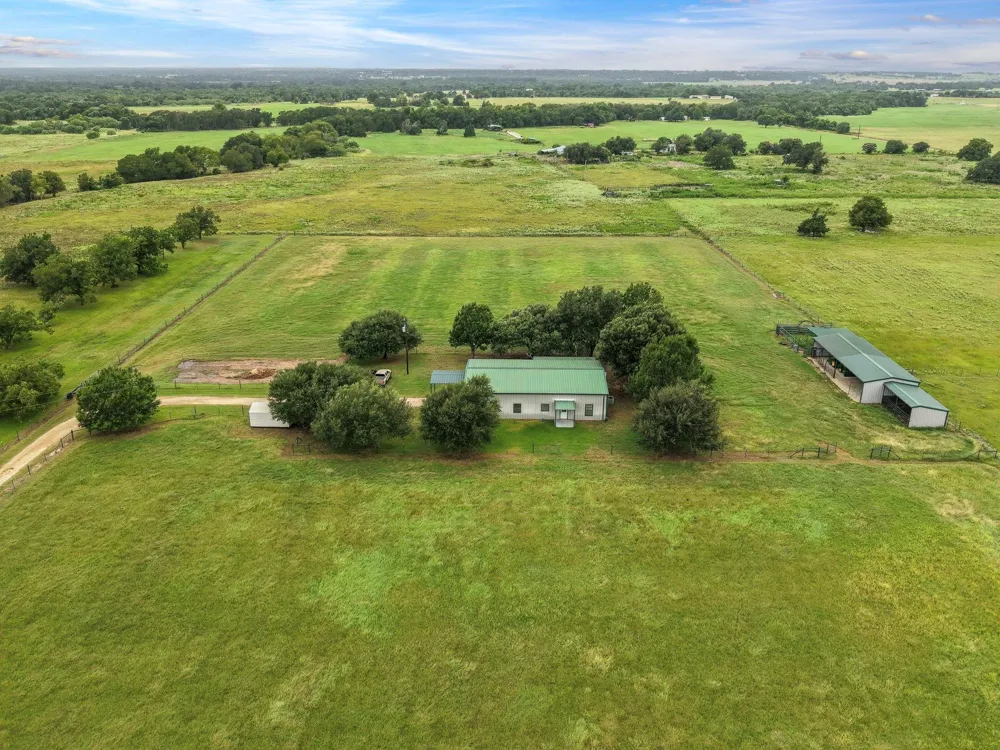 955 County Road 228 Cameron, TX 76520