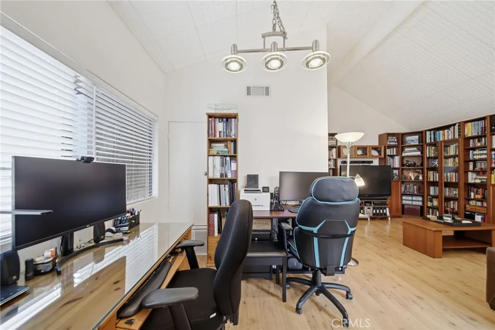12750 Centralia #80 Lakewood, CA 90715