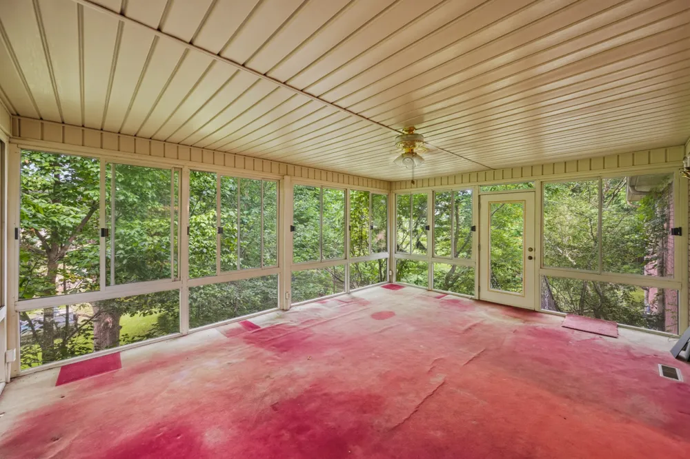 435 Lakeshore Dr Lexington, TN 38351