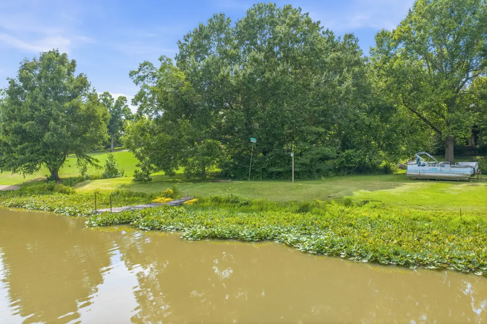 435 Lakeshore Dr Lexington, TN 38351