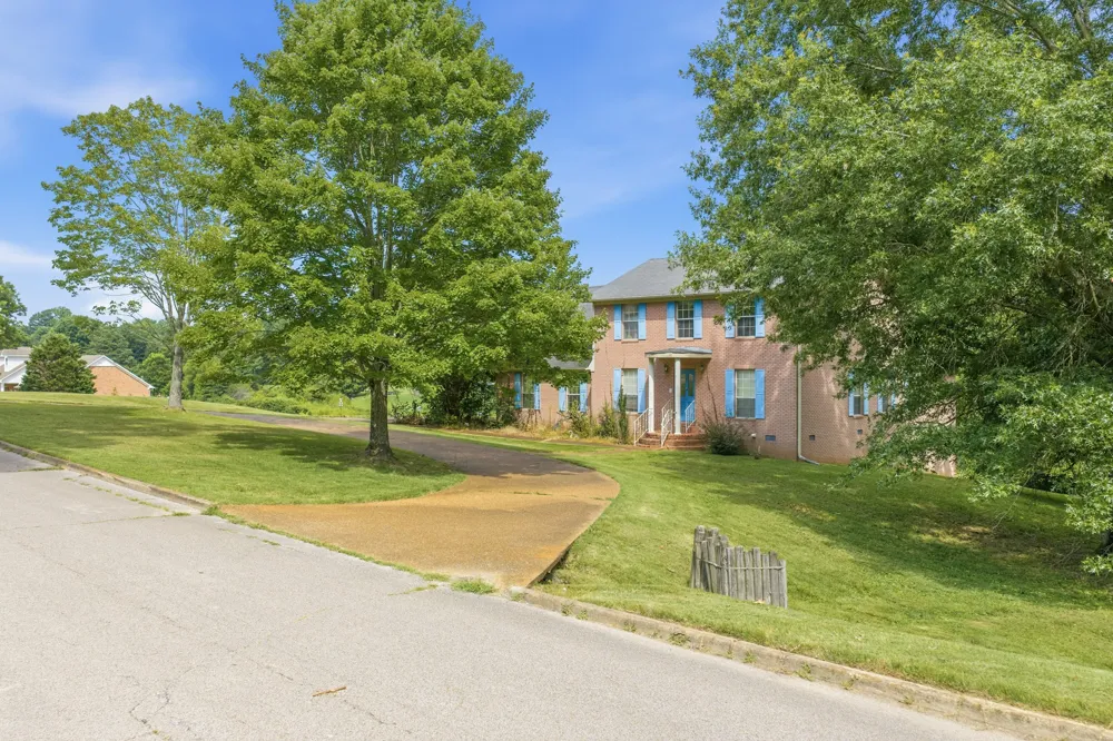 435 Lakeshore Dr Lexington, TN 38351