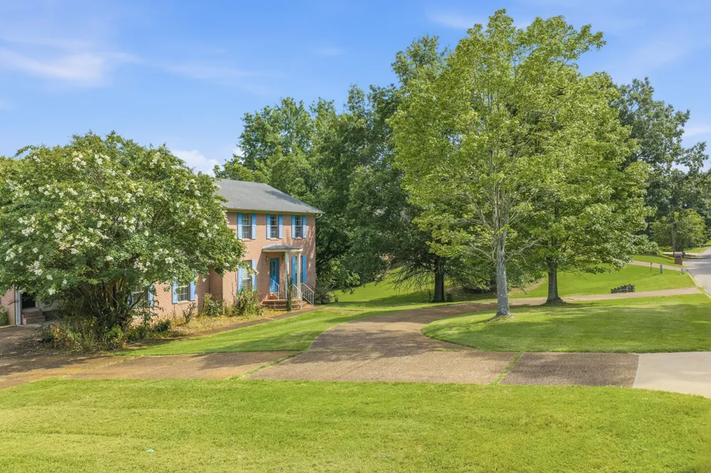 435 Lakeshore Dr Lexington, TN 38351