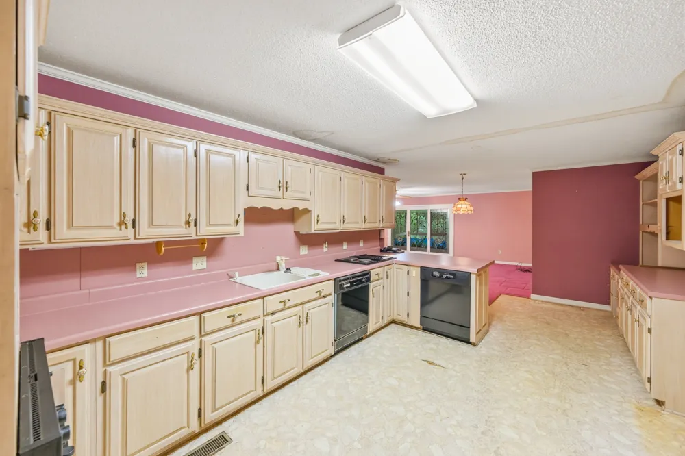 435 Lakeshore Dr Lexington, TN 38351