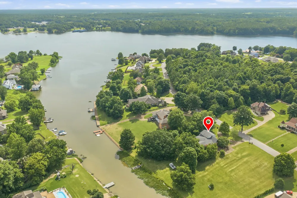 435 Lakeshore Dr Lexington, TN 38351
