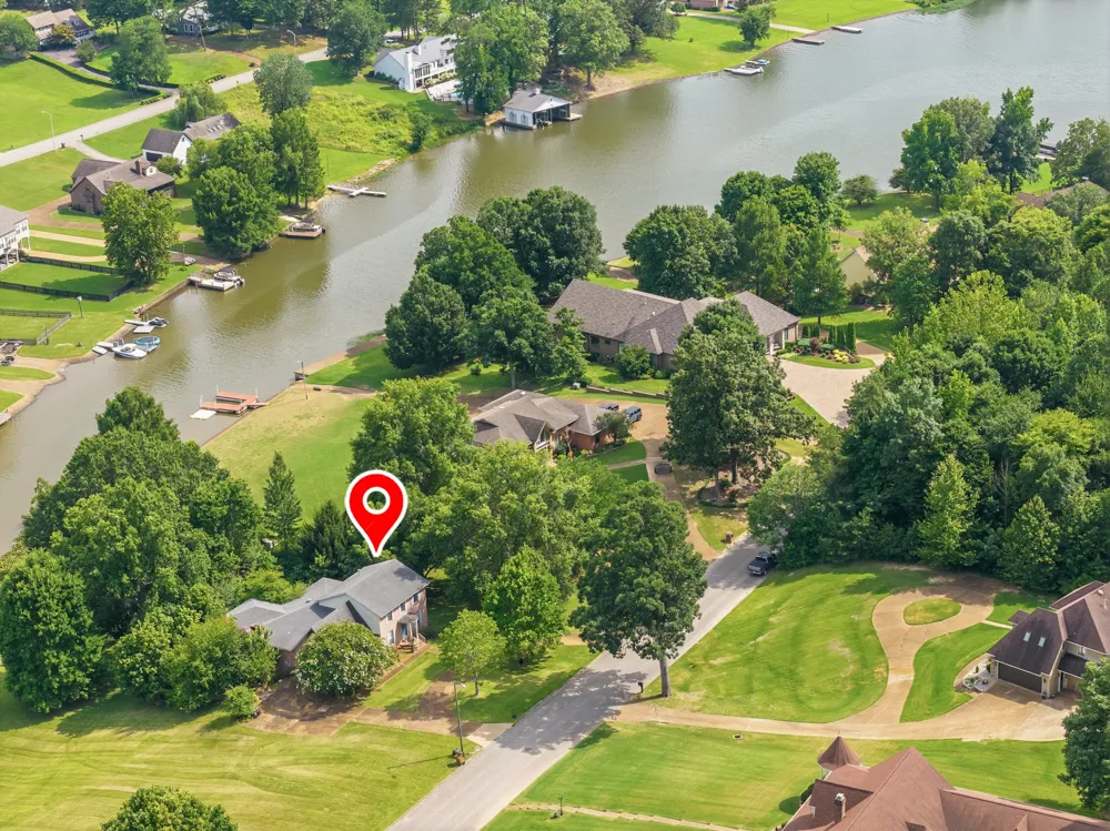 435 Lakeshore Dr Lexington, TN 38351