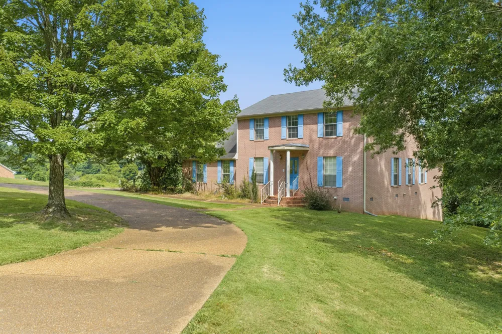 435 Lakeshore Dr Lexington, TN 38351