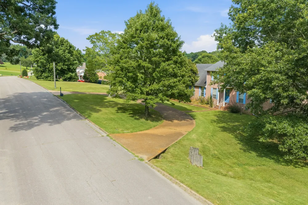 435 Lakeshore Dr Lexington, TN 38351
