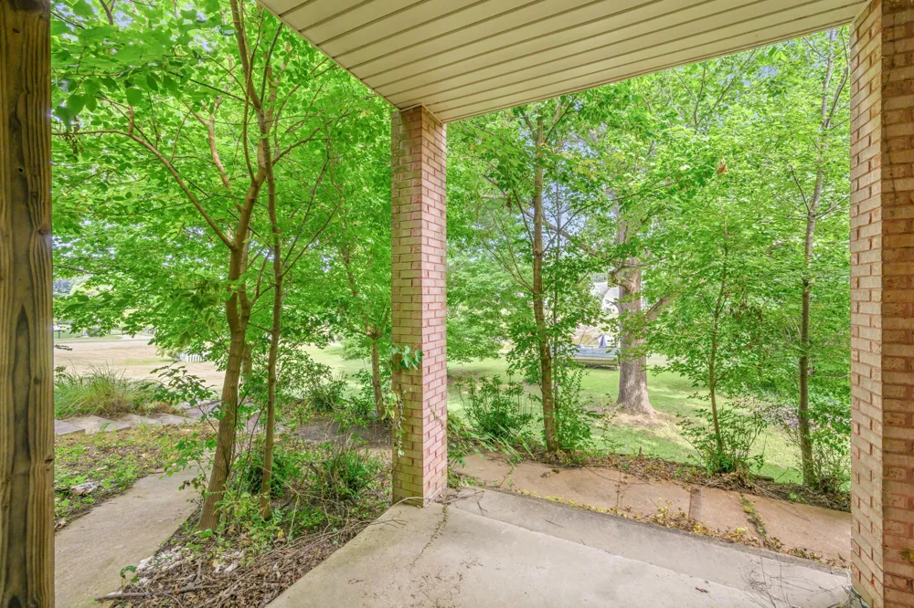 435 Lakeshore Dr Lexington, TN 38351