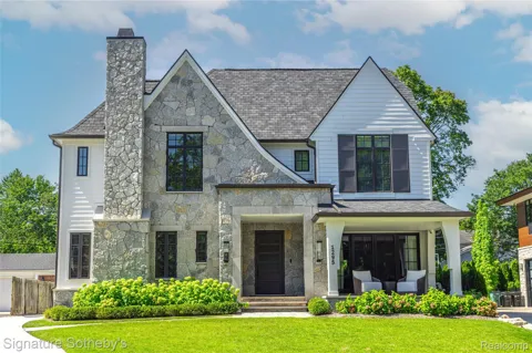 1295 Lakeside Drive