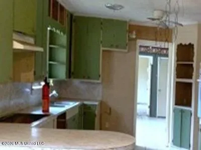 81 Henry Cox Road Monticello, MS 39654