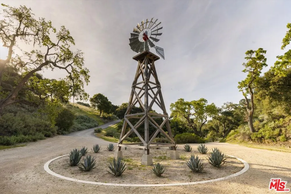 2551 Hwy 101 Buellton, CA 93427